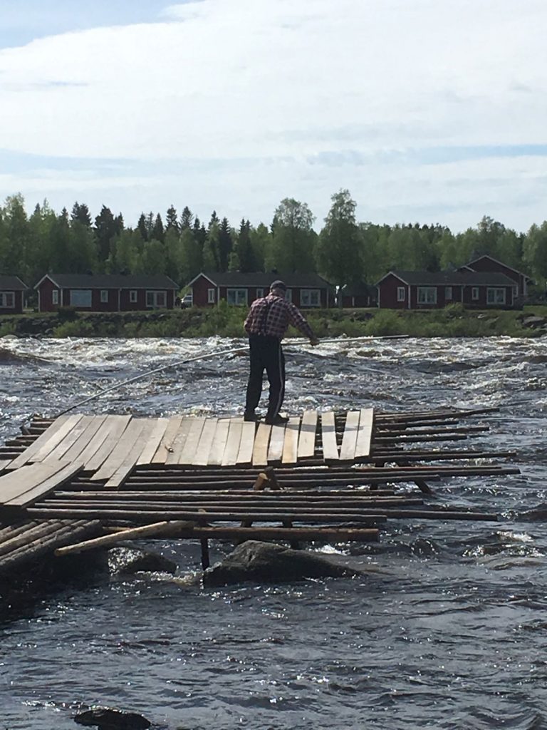 Traditional fishing at Kukkolankoski