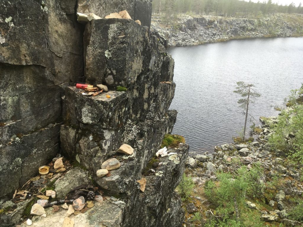 Offerings to gods at Taatsin seita