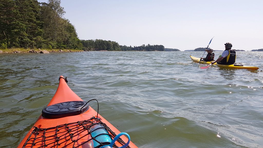 Kayakers next to Karhusaari island