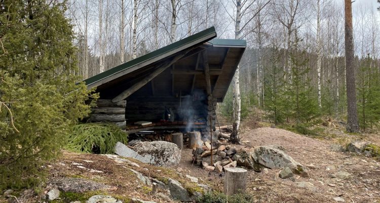 Lean-to shelter