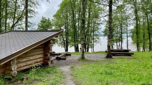 Puumanni lean-to shelter Pääkslahti nature trail