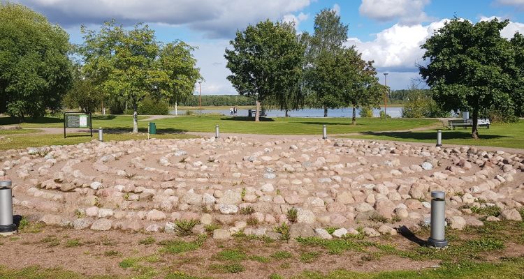 Loviisa maidens dance