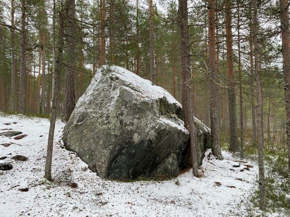 Erratic boulder