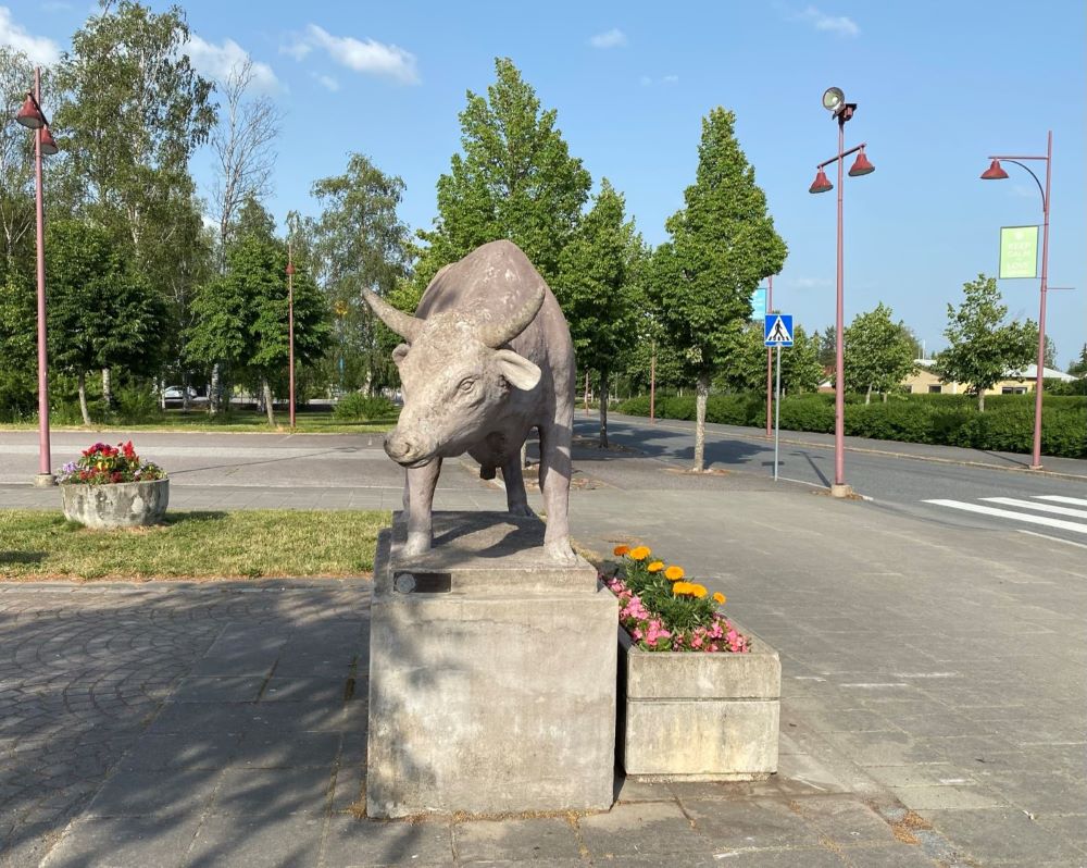 Ox statue in Somero