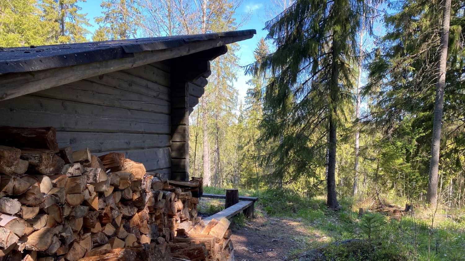 Mieliö lean-to shelter