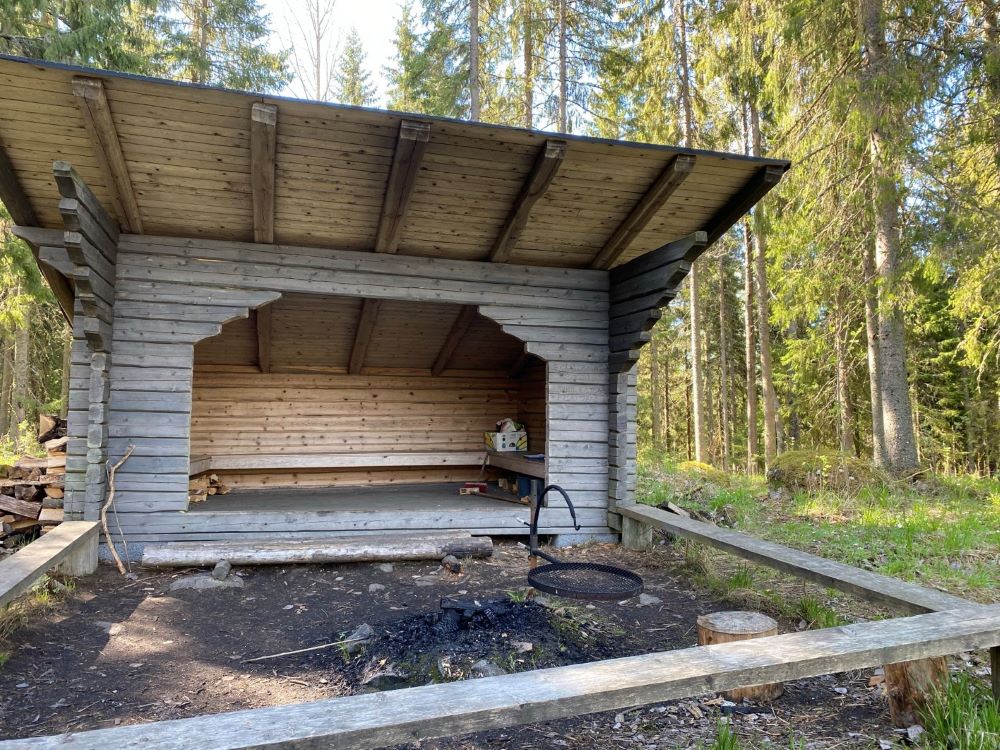 Mieliö lean-to shelter