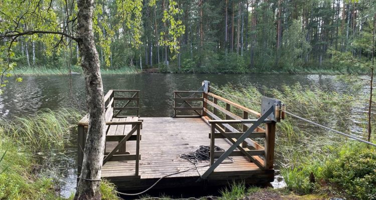 Rope-pulled ferry in Ruostejärvi Tammela