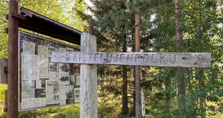 Lapland War memorial and Ylimaa battle trail in Ranua