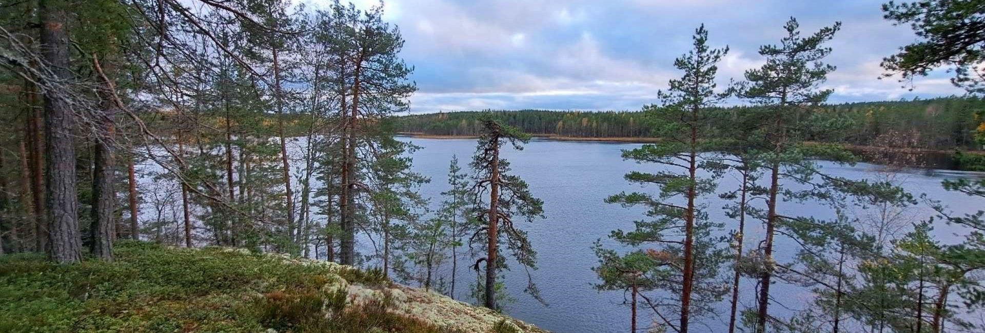 Walking around Suurijärvi lake in Savonlinna