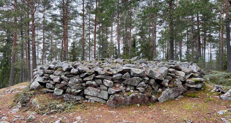 Penimäki heap tombs in Paimio