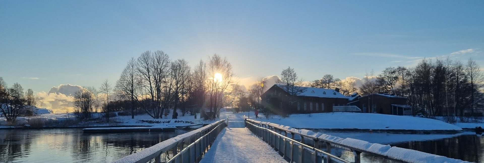 Uunisaari Helsinki pontoon bridge ponttoonisilta