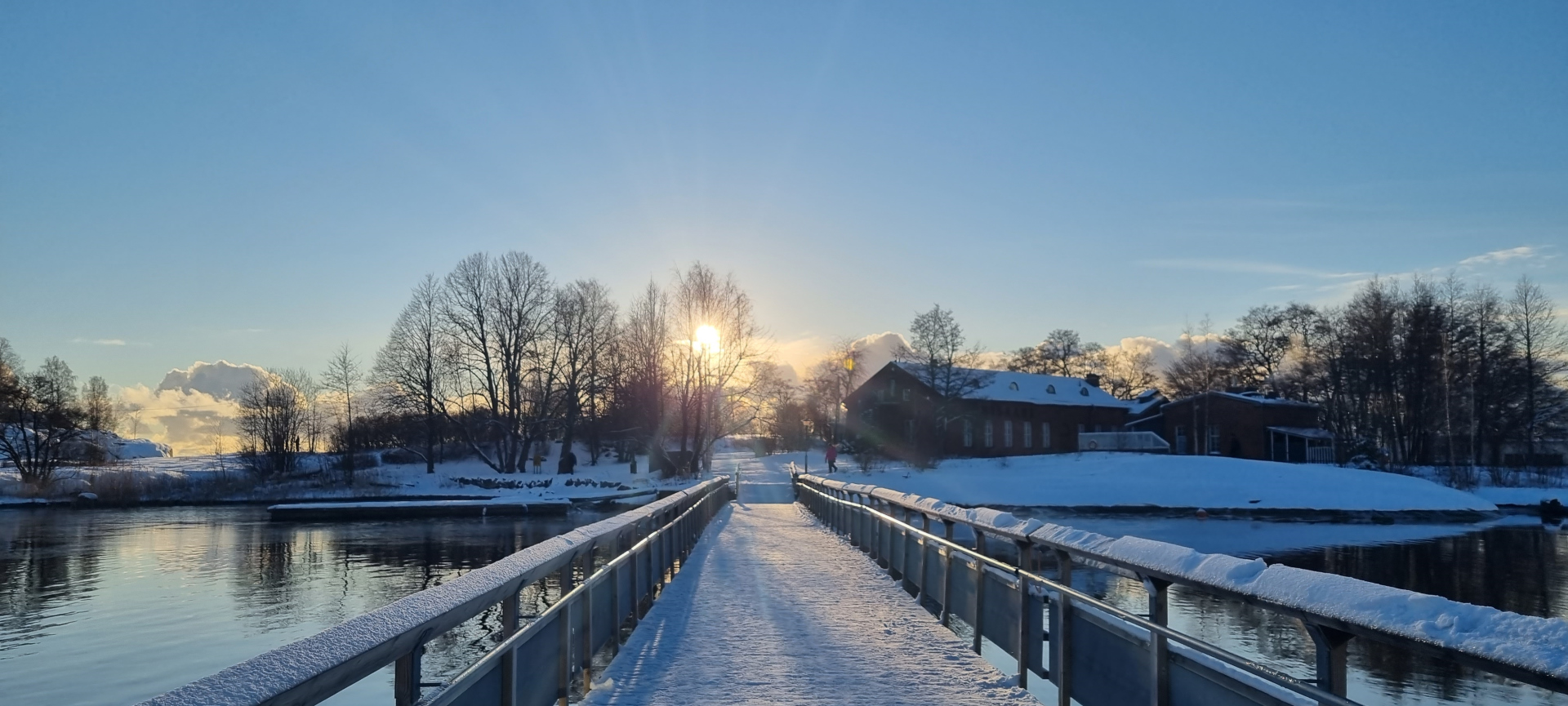 Uunisaari Helsinki pontoon bridge ponttoonisilta