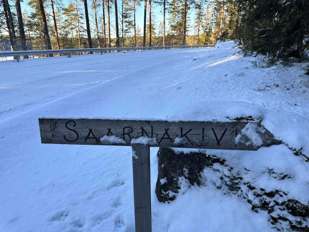 Saarnakivi sign