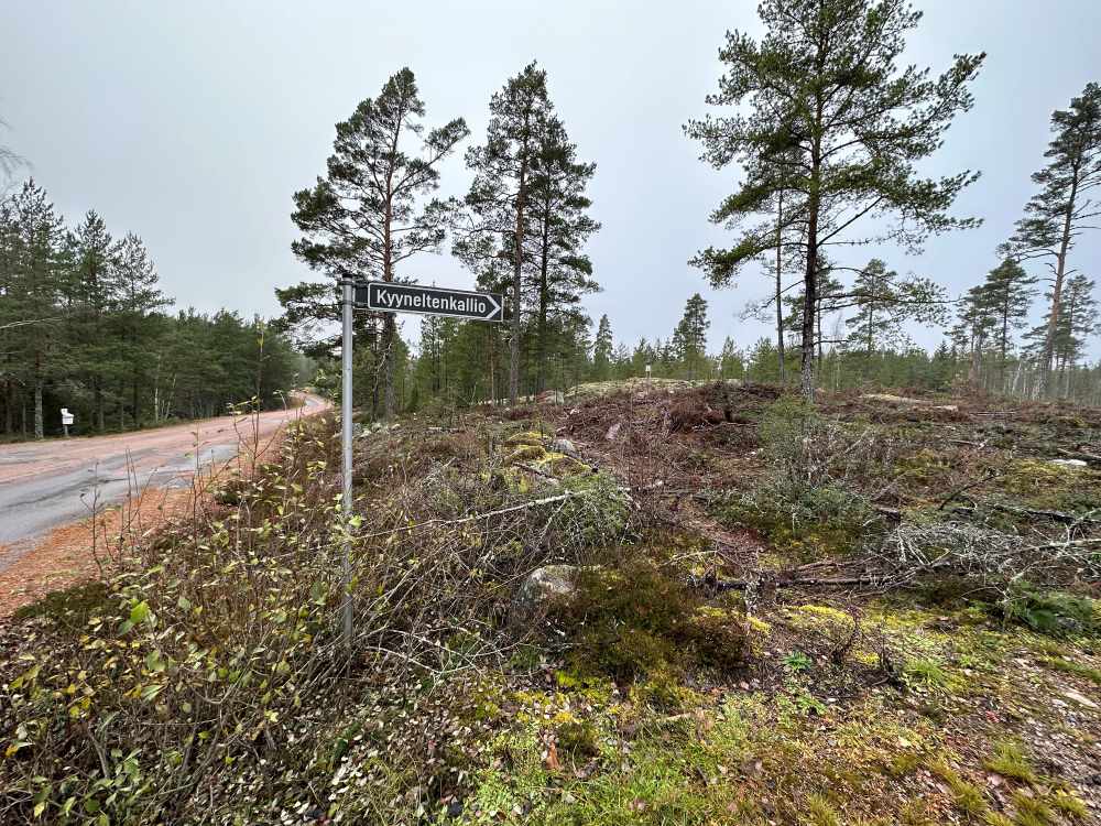 Signpost to Kyynelten kallio