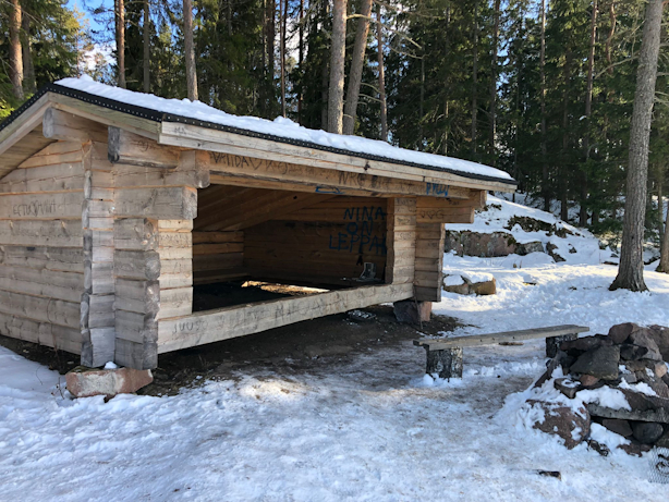 Liessaari lean-to shelter