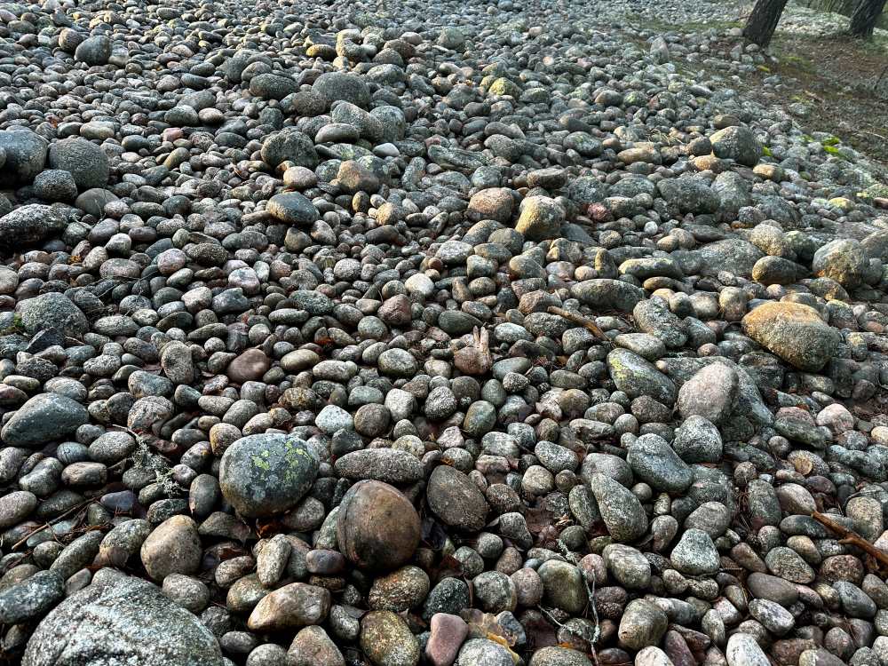 Jeturkasti ancient shore rocks