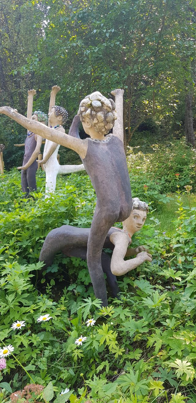 The weird and wonderful Parikkala sculpture park! An absolute do-not-miss place to visit 💯 ! Read our post via our bio

#parikkalanpatsaspuisto #visitfinland #statues #statuesofinstagram #sculpture #sculptures #sculpturesofinstagram @parikkalanpatsaspuisto