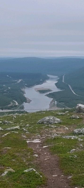 Happy Finnish Nature Day #suomenluonnonpäivä ! Celebrate the day with these amazing views over #Utsjoki and #teno river from Ailikastunturi fell at the top of Finland #finnishnature #visitfinland #lapland #laplandfinland